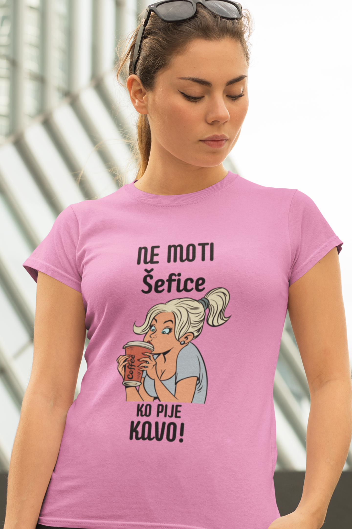 Ne moti šefice, ko pije kavo