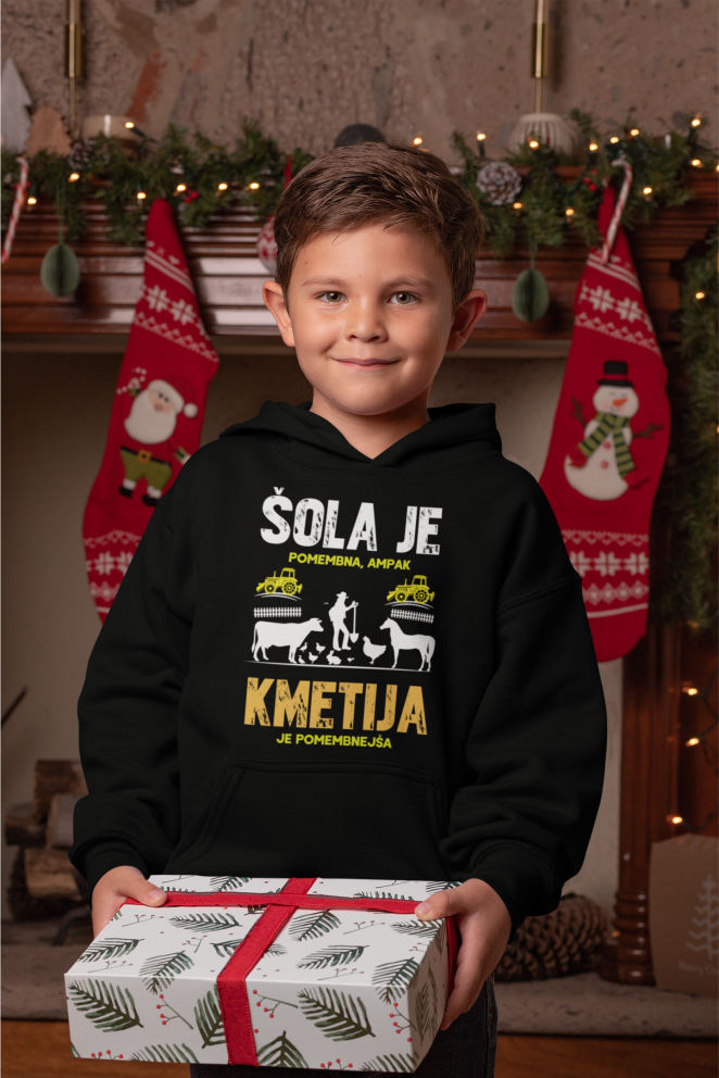 Otroški Kapucar Šola Je Pomembna Ampak Kmetija Je Pomembnejša