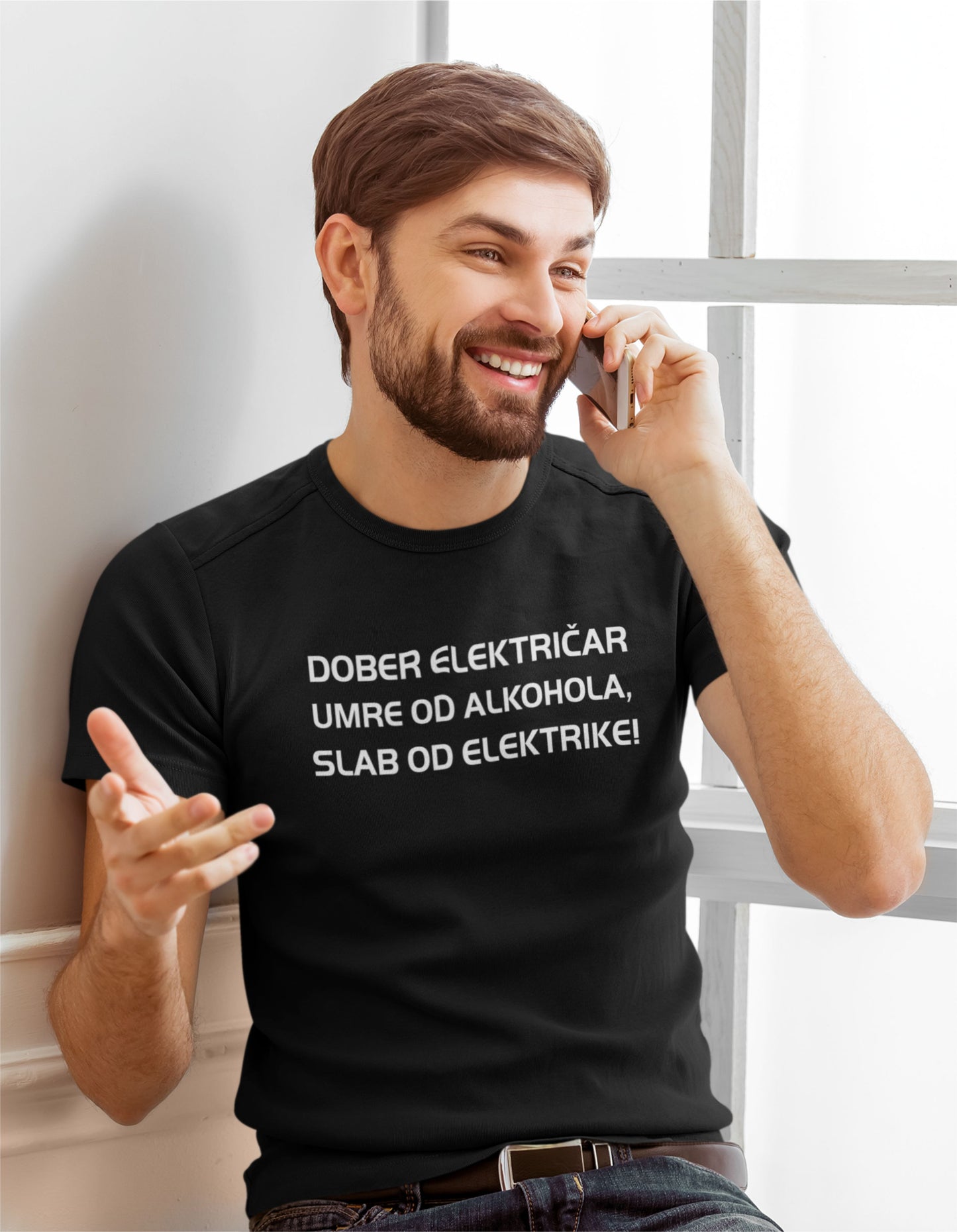 Majica - Dober električar umre od alkohola,slab od elektrike
