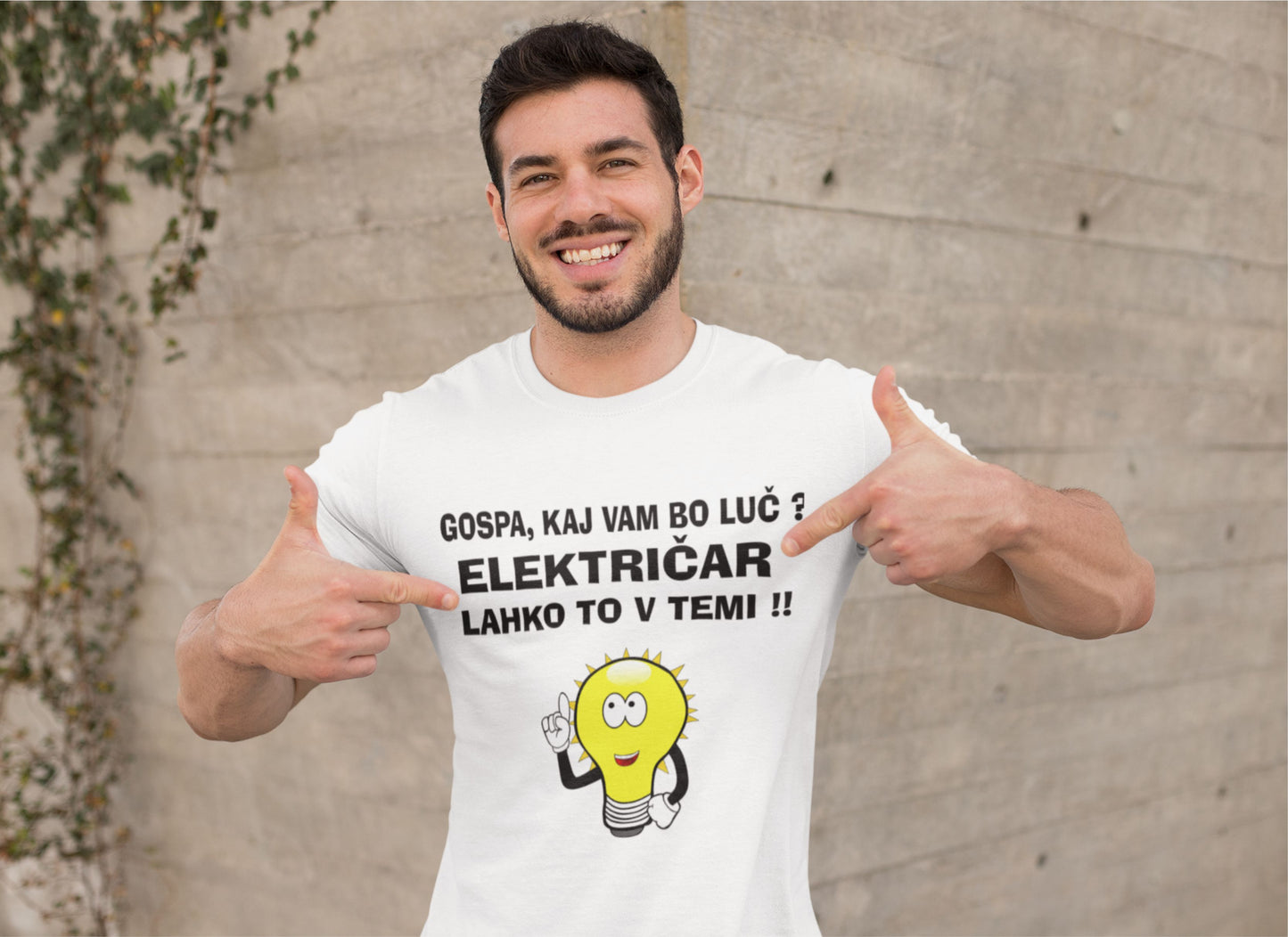 Majica - Gospa, kaj vam bo luč ELEKTRIČAR lahko to v temi!