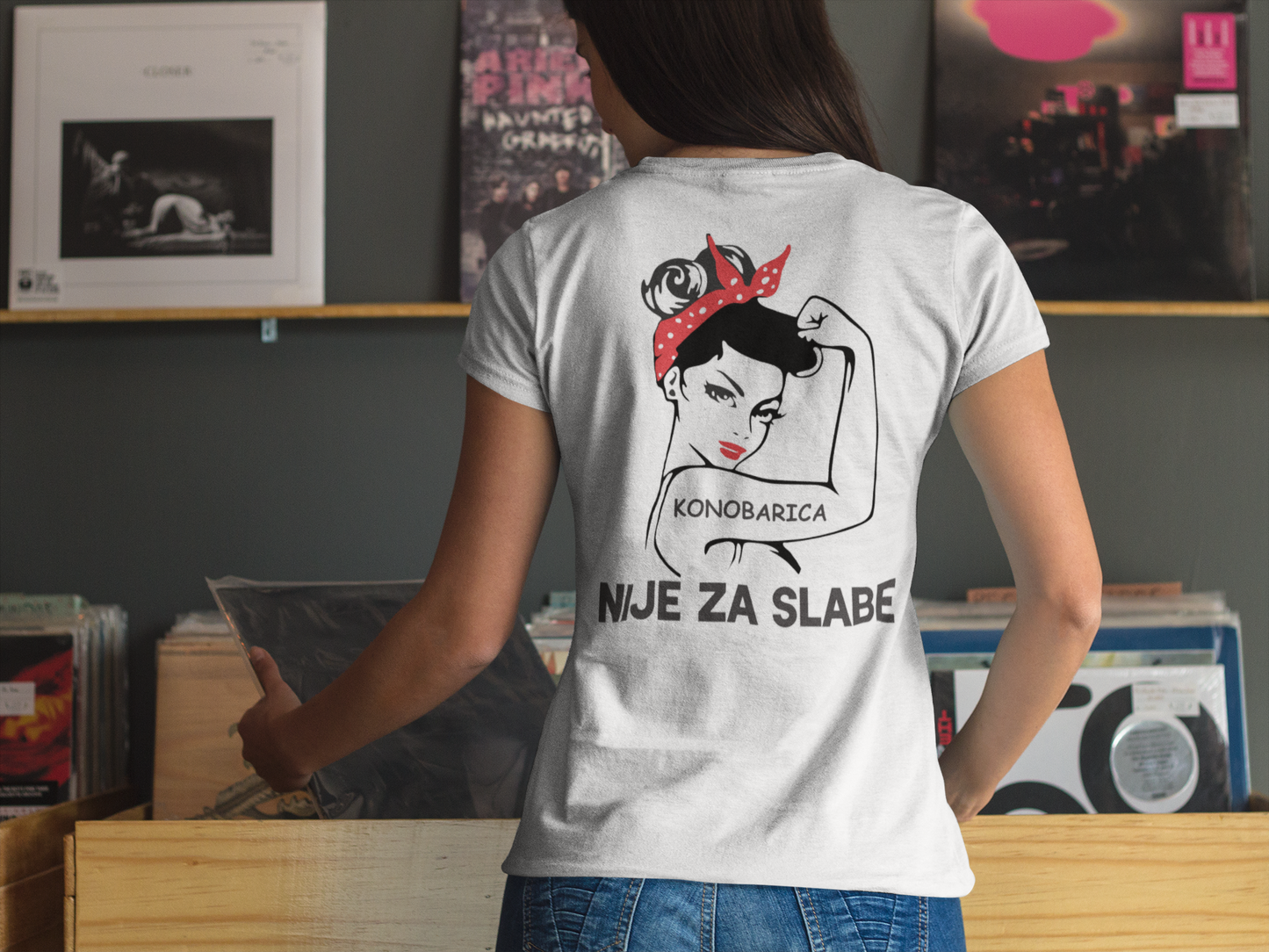 Majica Konobarica - nije za slabe