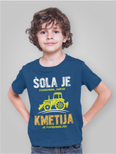 Otroška Majica Šola Je Pomembna, Ampak Kmetija Je Pomembnejša
