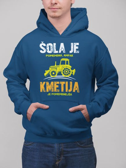 Šola Je Pomembna, Kmetija Je Pomembnejša